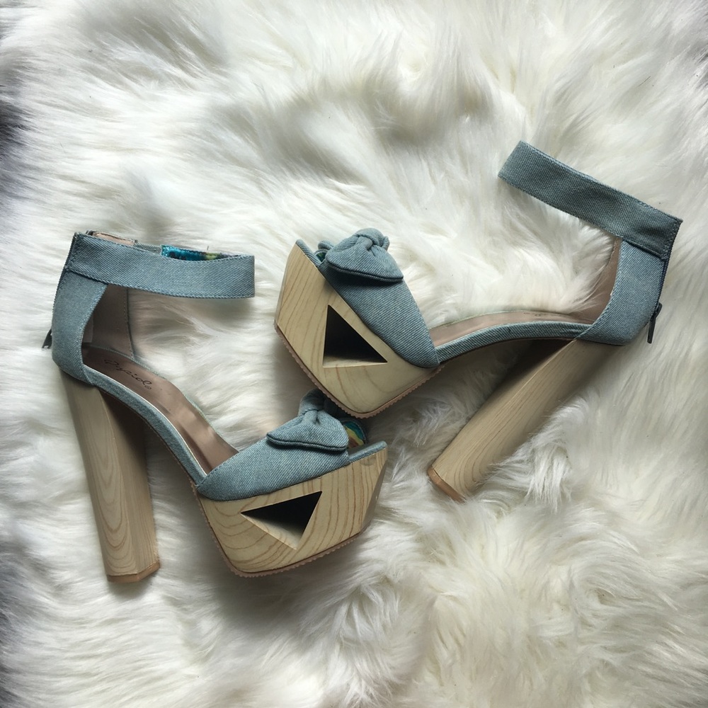 {Qupid} Platform Heels Size 7